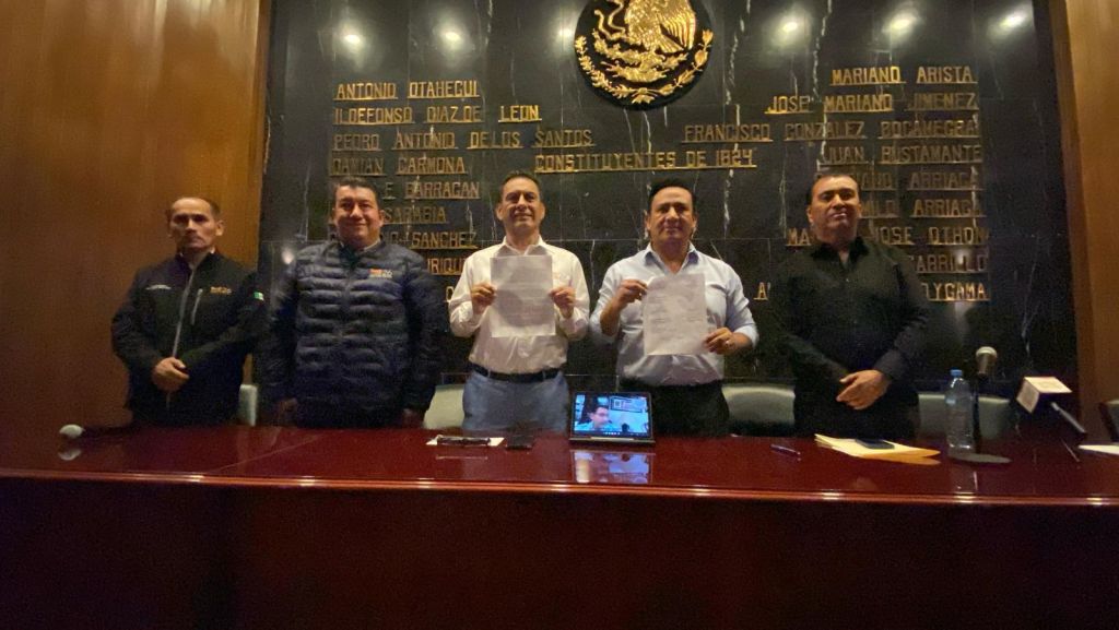 GOBIERNO DEL ESTADO FIRMA CONVENIO CON SNTE Y SE CONJURA PARO DE LABORES