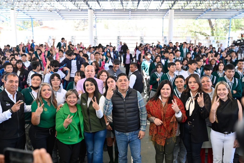 RICARDO GALLARDO LLEVA MÁS OBRAS Y APOYO A POZOS