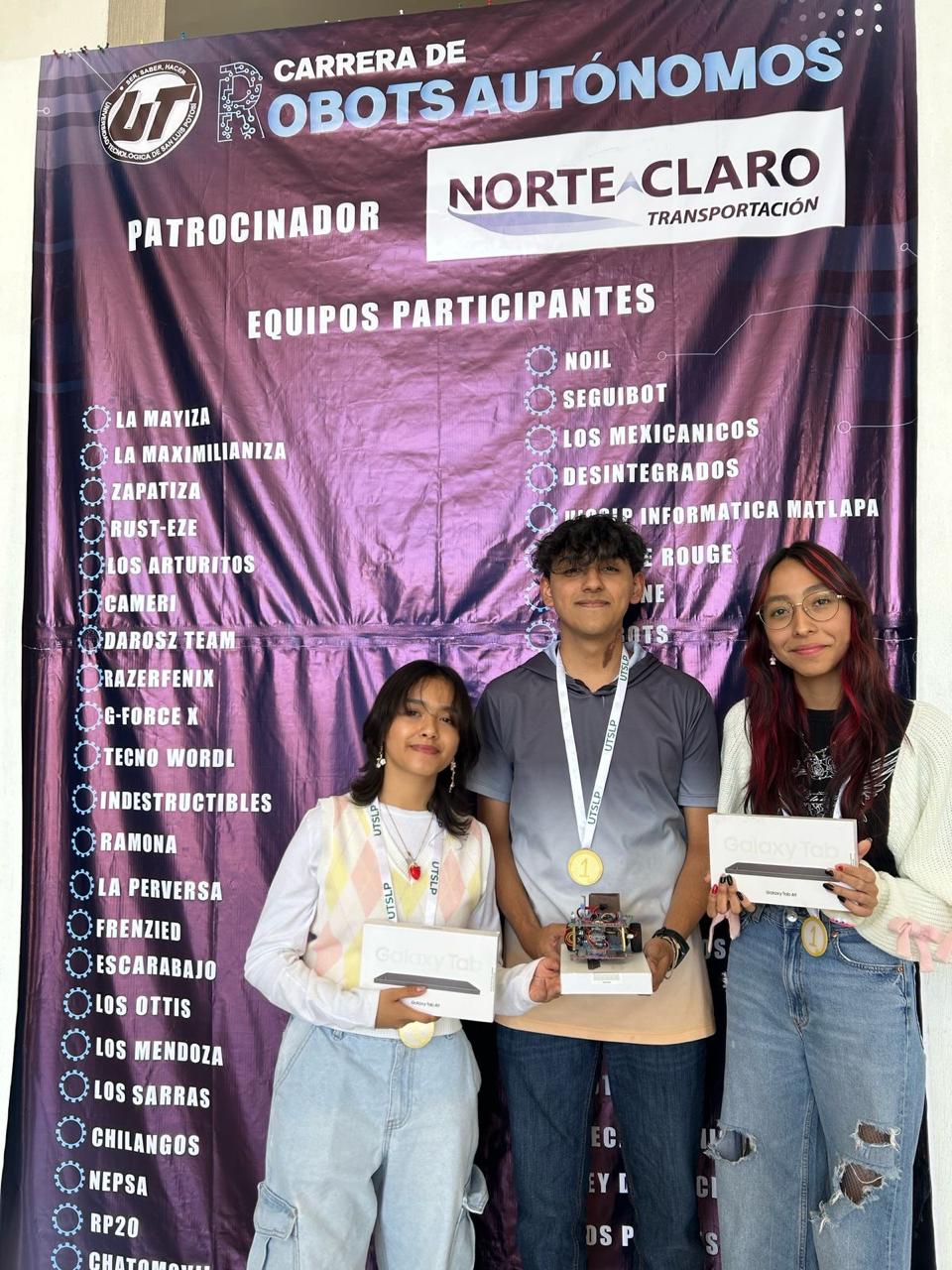 ESTUDIANTES DE LA POLITÉCNICA TRIUNFAN EN COMPETENCIA ROBÓTICA