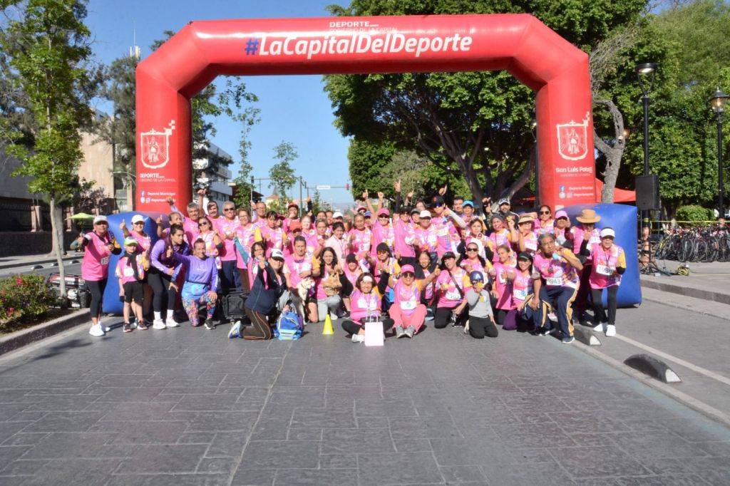 Con la caminata y carrera “Pies Firmes, Corazón Joven” cerró la actividad del Festival Inclusivo Municipal de Adultos Mayores