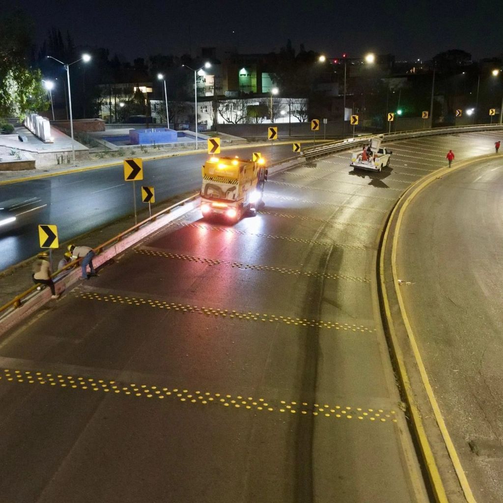 Gobierno de la Capital realiza limpieza nocturna en Salvador&nbsp;Nava