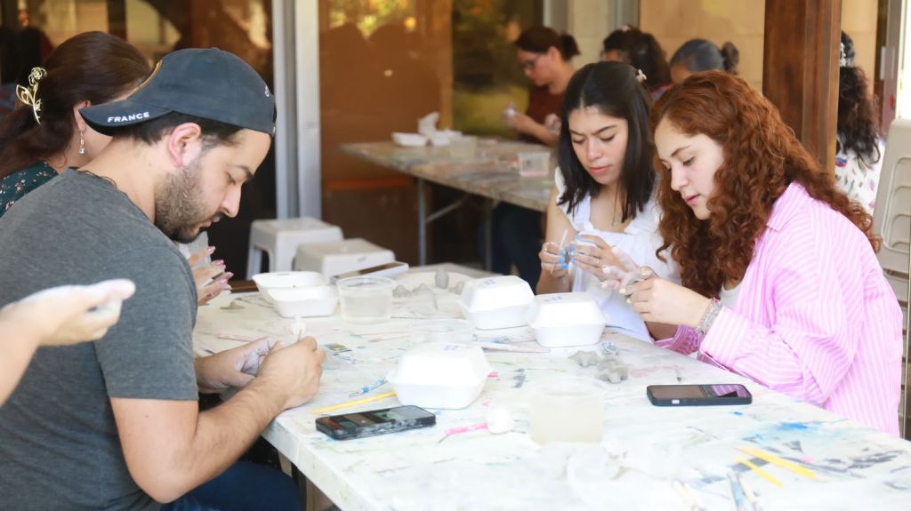 UNA MAÑANA CREATIVA Y DE TRADICIÓN SE VIVE EN TALLER DE&nbsp;BARRO