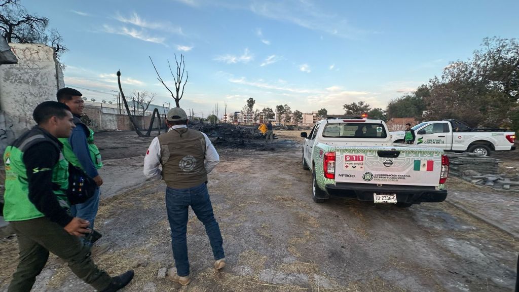CUERPOS DE EMERGENCIA ATIENDEN INCENDIO EN&nbsp;TARIMERA
