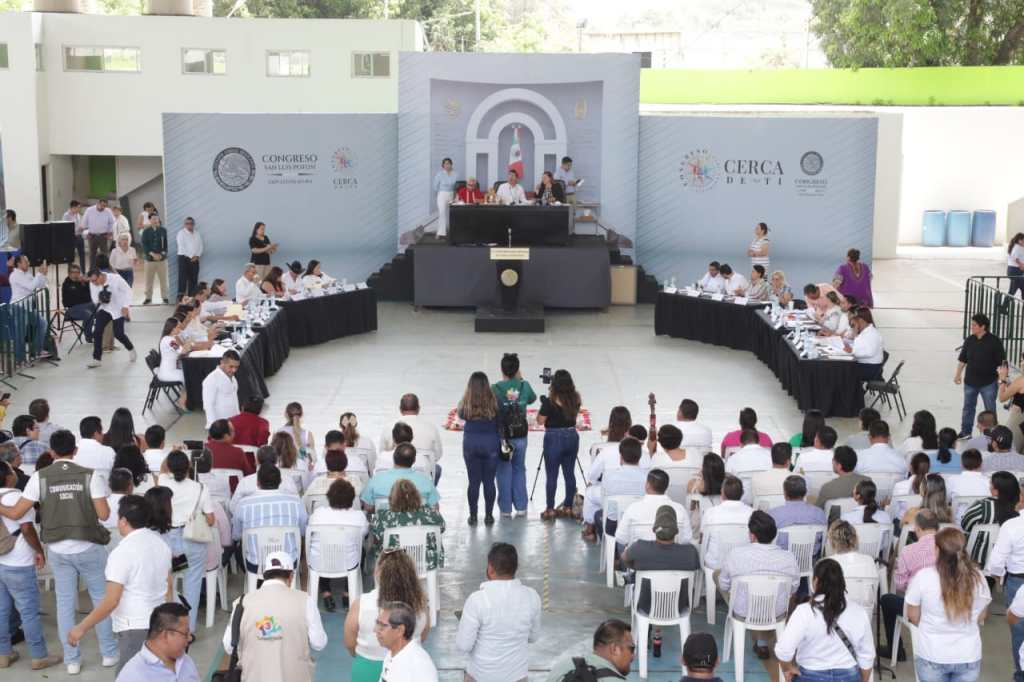 SE REALIZAN SESIONES SOLEMNE Y ORDINARIA, COMO PARTE DEL CONGRESO ITINERANTE EN EL MUNICIPIO DE&nbsp;TAMAZUNCHALE.