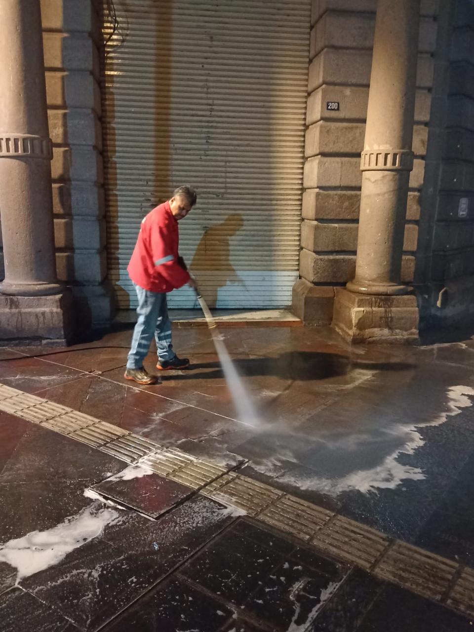 Continúa el rescate del Centro Histórico: Gobierno de la Capital realiza hidrolavado en el pasaje&nbsp;Hidalgo