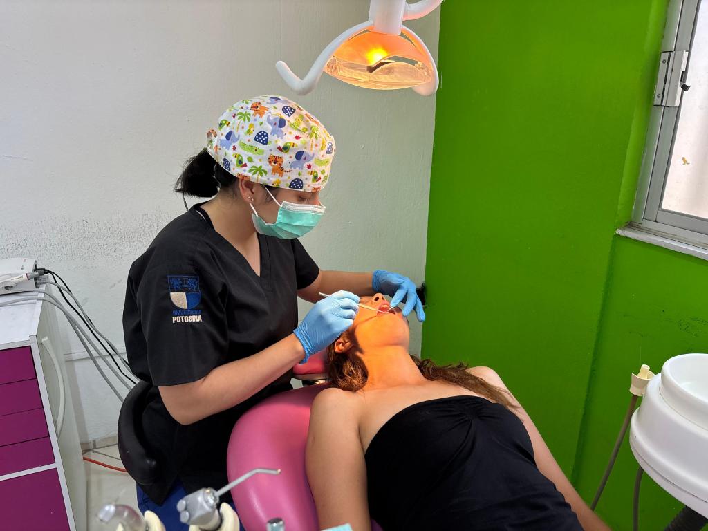 FAMILIAS SOLEDENSES RECIBEN SERVICIOS DENTALES A BAJO COSTO EN EL DIF&nbsp;MUNICIPAL