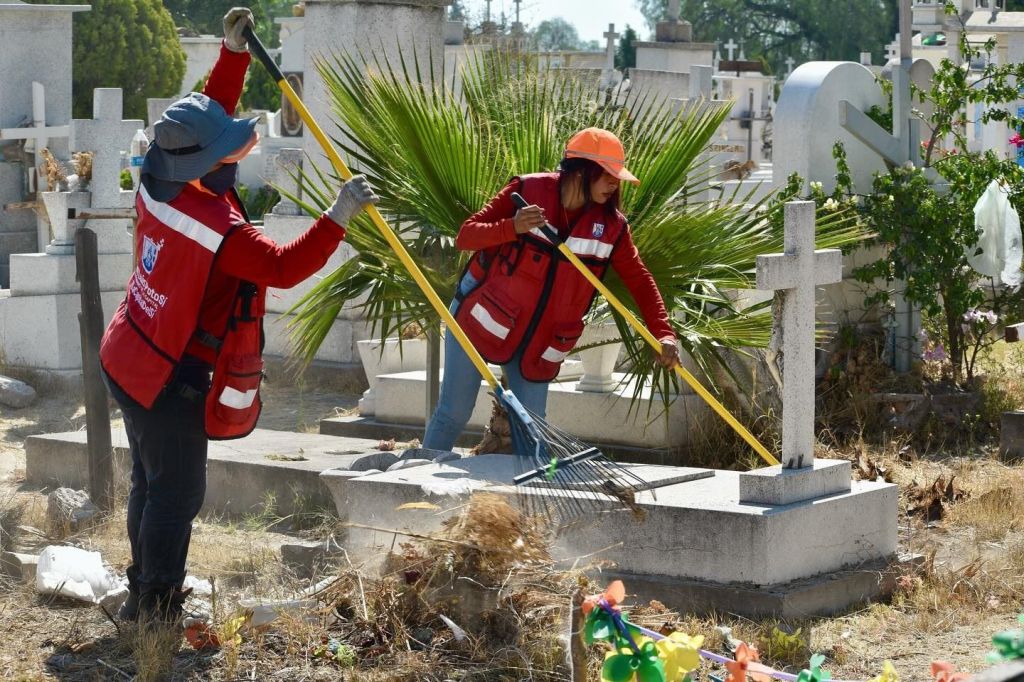 Se redoblan intervenciones municipales en cementerios de la&nbsp;Capital