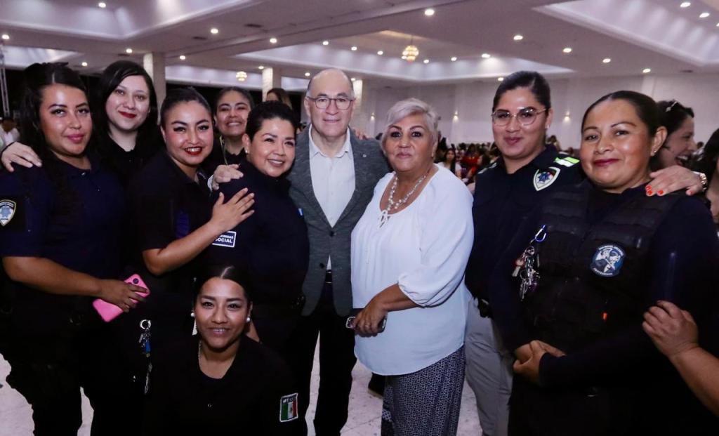 Alcalde Galindo homenajea y festeja a madres trabajadoras del Ayuntamiento de&nbsp;SLP