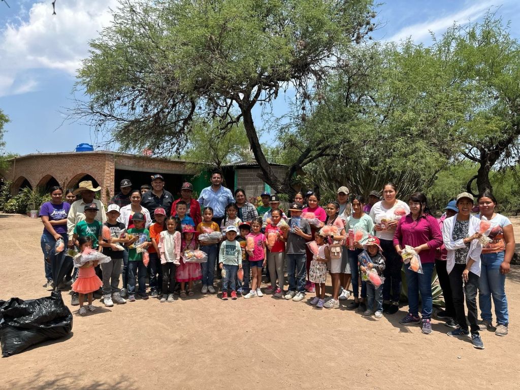 Realizan recorridos en comunidades rurales de Bocas el Regidor Rubén Lárraga y el Delegado Jaime&nbsp;Waldo