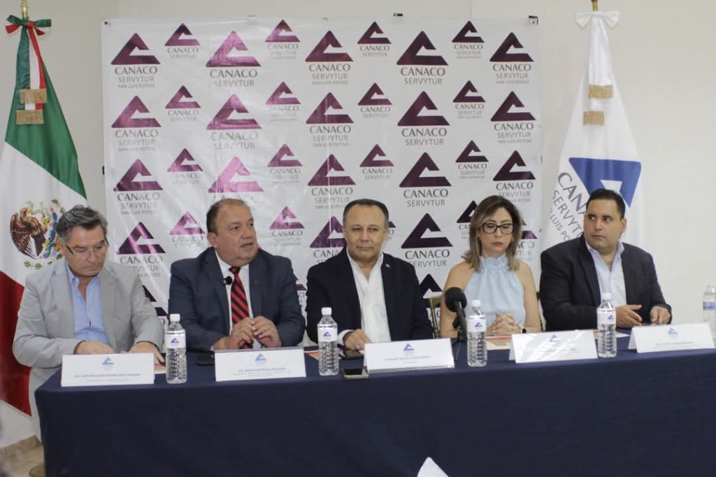 FEDERACIÓN RECONOCE A RICARDO GALLARDO POR IMPULSO&nbsp;ECONÓMICO