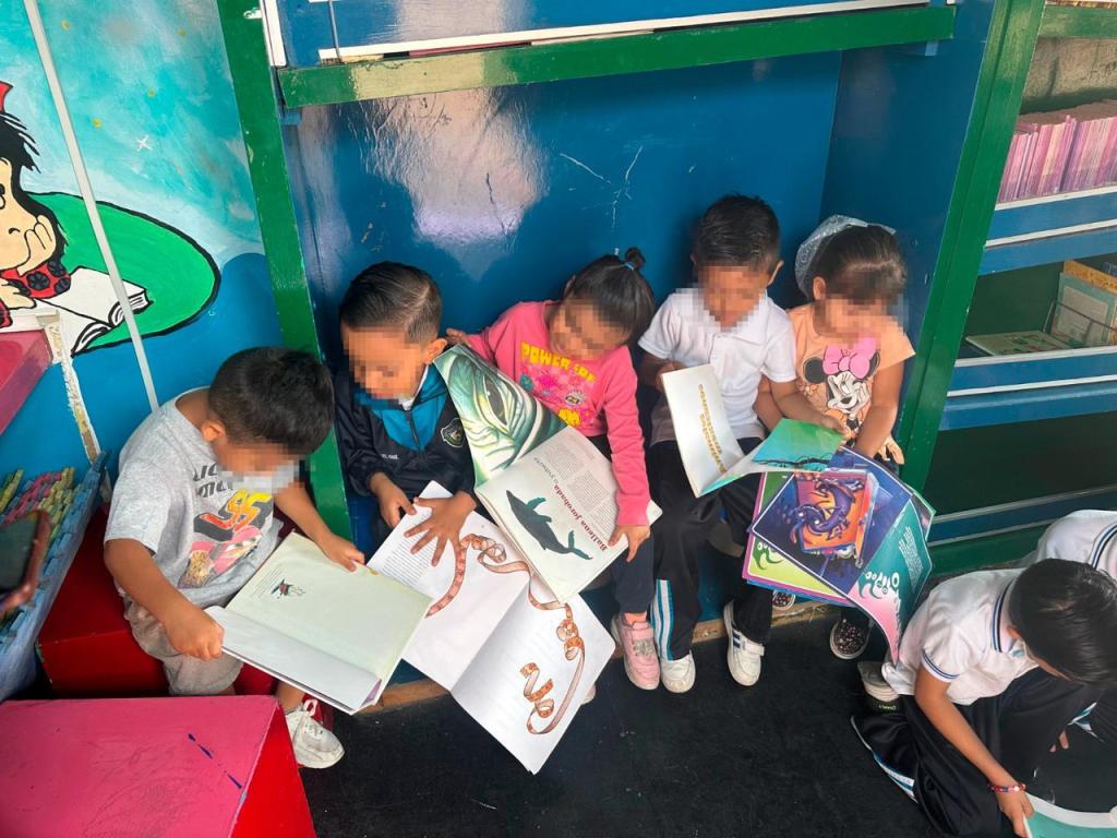 La Biblioteca Móvil del Gobierno de la Capital acerca la lectura y el conocimiento a más de 360 niños y&nbsp;niñas