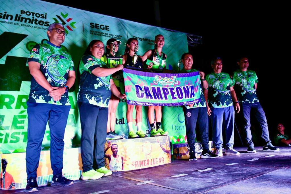 CARRERA MAGISTERIAL ROMPE RÉCORD DE&nbsp;ASISTENCIA