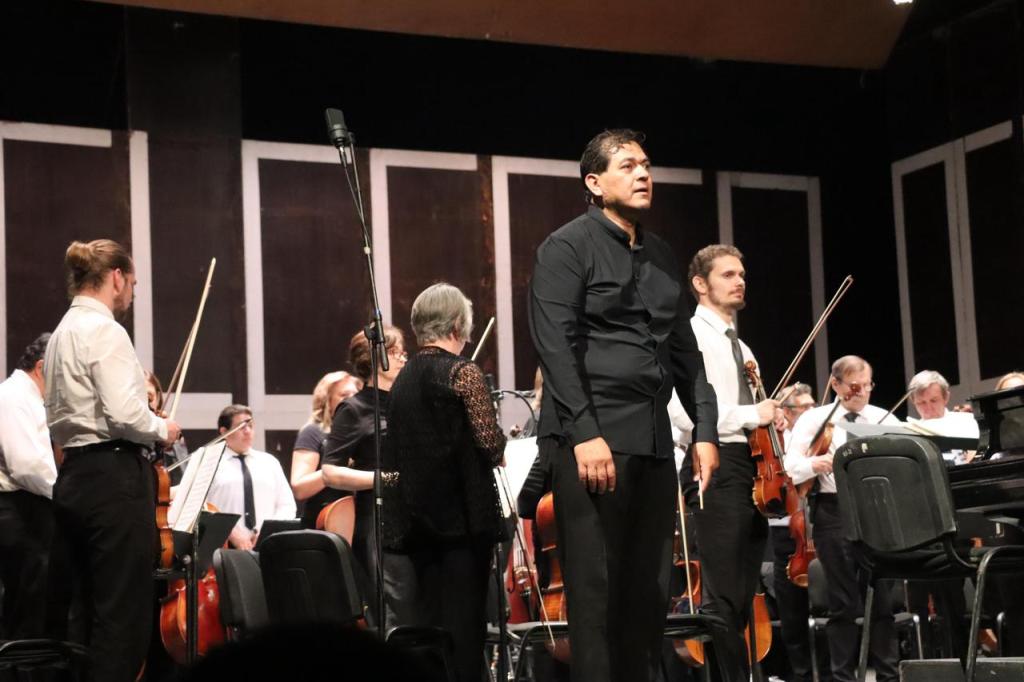 LA ORQUESTA SINFÓNICA CAUTIVA EN EL TEATRO DE LA&nbsp;PAZ