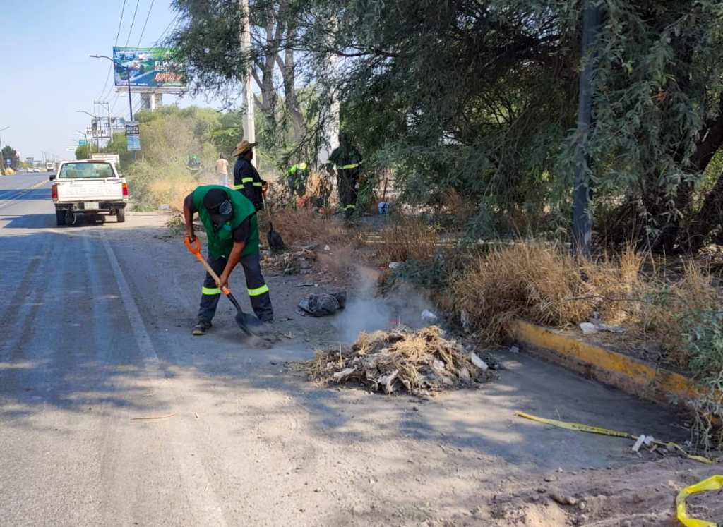 VILLA DE POZOS MEJORA SEGURIDAD Y MOVILIDAD CON LIMPIEZA EN LA LATERAL DE LA&nbsp;57
