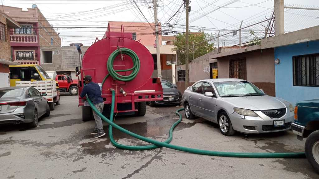 REFUERZA GOBIERNO DE VILLA DE POZOS EL ABASTECIMIENTO DE AGUA&nbsp;POTABLE