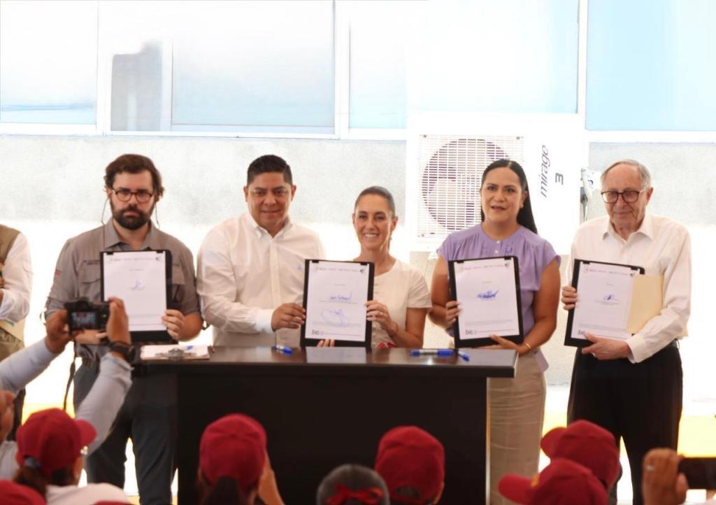 En SLP, la Secretaría de Bienestar y el IMSS-Bienestar firman convenio de colaboración para el programa Salud Casa por Casa; la Presidenta Claudia Sheinbaum firmó como testigo de&nbsp;honor