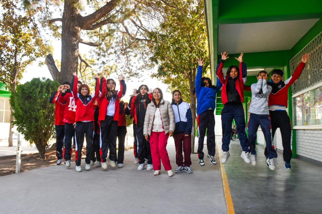 JÓVENES SOLEDENSES CON MÁS OPORTUNIDADES EDUCATIVAS CON UNIVERSIDAD ROSARIO CASTELLANOS: ALCALDE