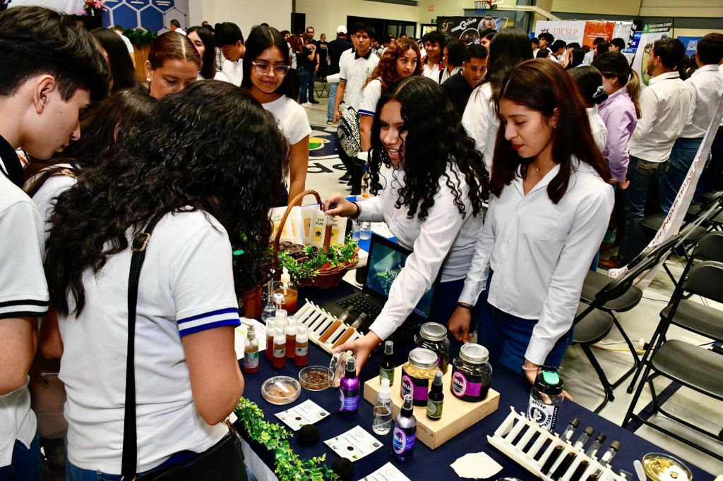 OPORTUNIDADES SIN LÍMITES A JÓVENES CON FERIA DE UNIVERSIDADES