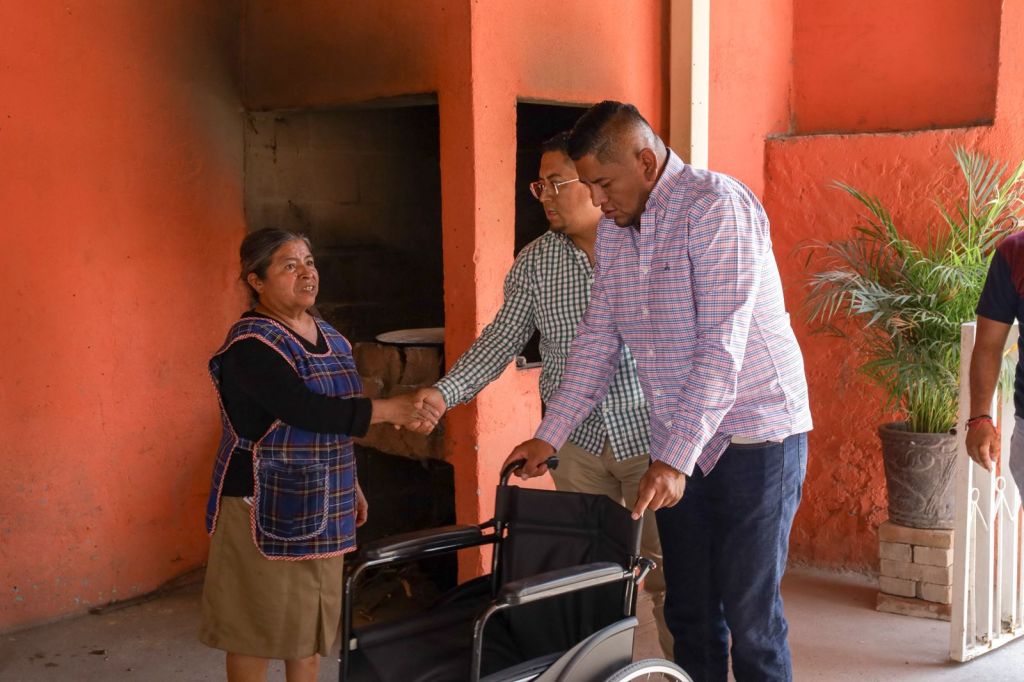 ISMAEL HERNÁNDEZ LLEVA APOYOS FUNCIONALES A LA COMUNIDAD DE LAS&nbsp;RUSIAS