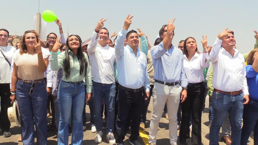 GOBERNADOR RICARDO GALLARDO ENTREGÓ LOS PRIMEROS TERRENOS PARA LA VIVIENDA CON EL PROGRAMA «TU CASA TU APOYO» EN CD.&nbsp;SATELITE