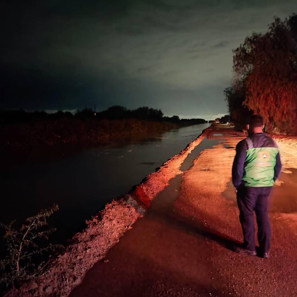 PROTECCIÓN CIVIL DE SOLEDAD AUXILIA A FAMILIAS TRAS DESBORDAMIENTO DE RÍO SANTIAGO EN PALMA DE LA&nbsp;CRUZ