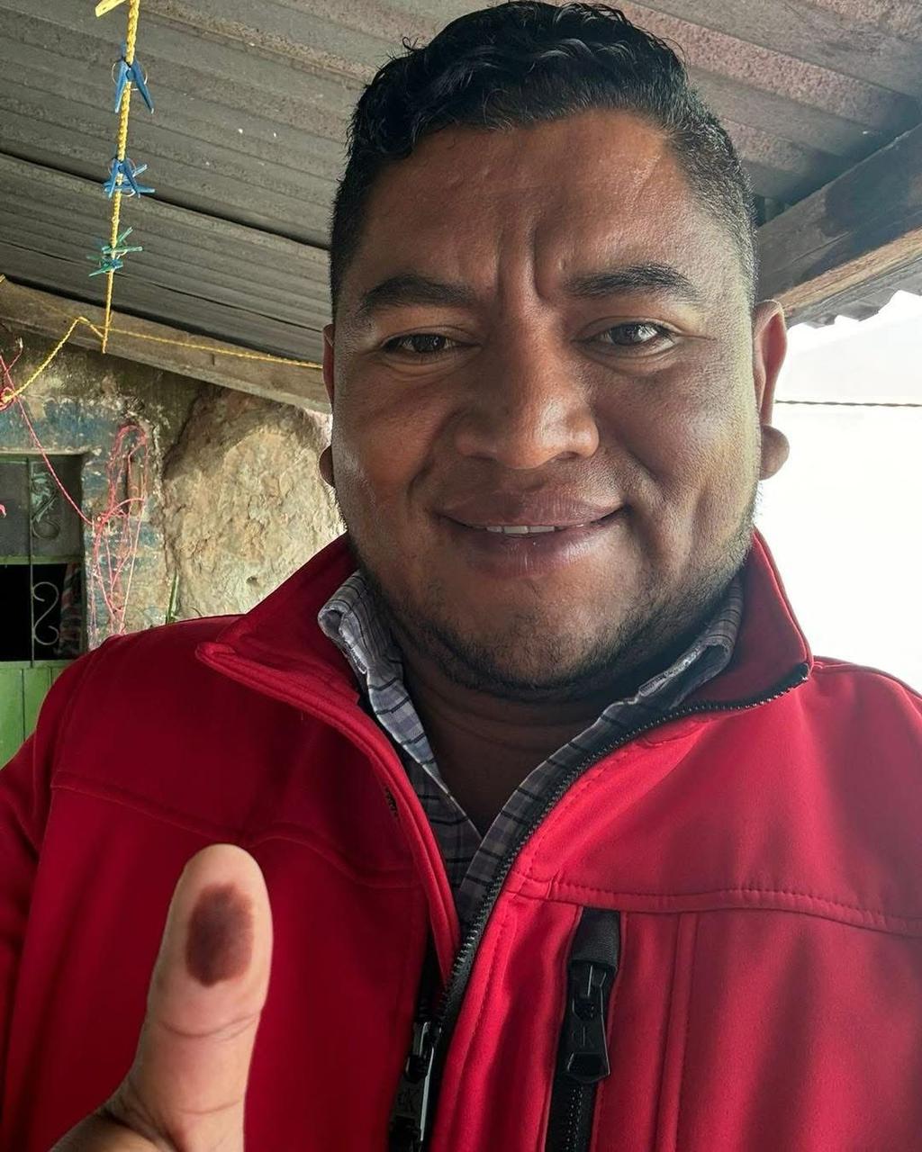 ISMAEL HERNÁNDEZ EJERCE SU DERECHO AL VOTO EN ELECCIÓN&nbsp;JUDICIAL