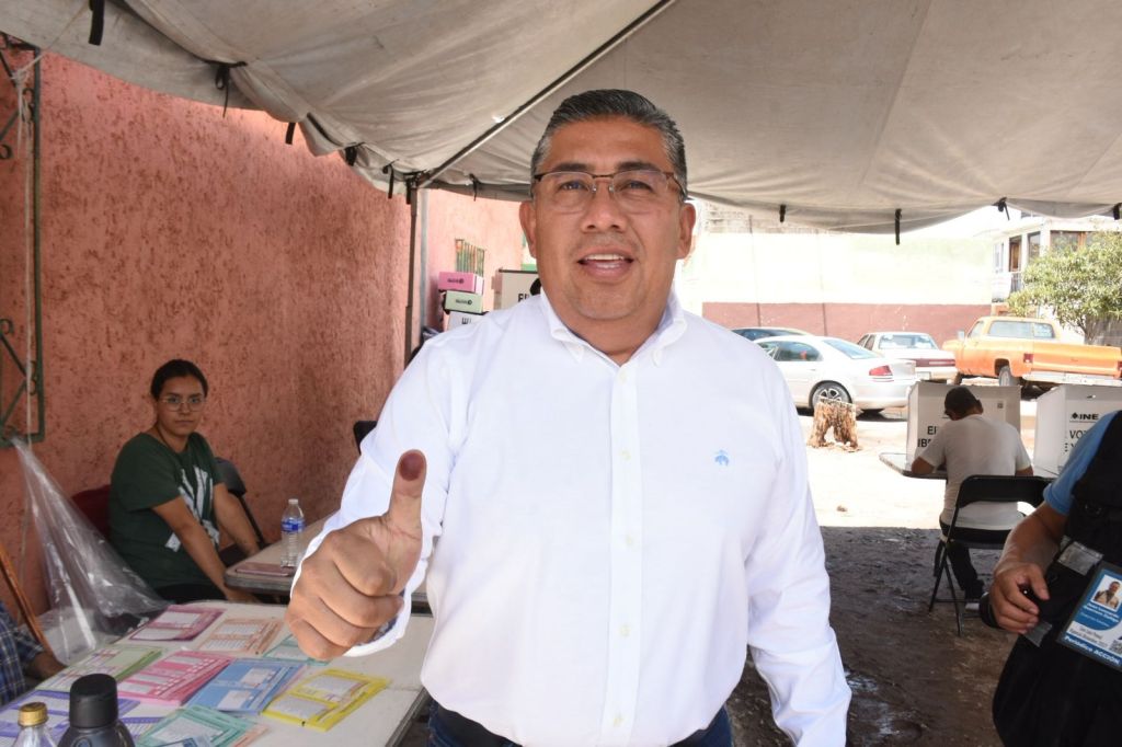 EL ALCALDE JUAN MANUEL NAVARRO EMITE SU VOTO AL PODER JUDICIAL EN&nbsp;SGS.