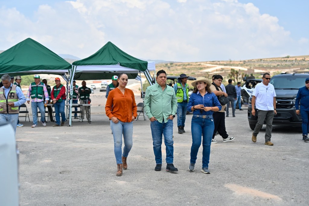 GOBERNADOR RICARDO GALLARDO SUPERVISA AVANCE DE LA VÍA&nbsp;ALTERNA