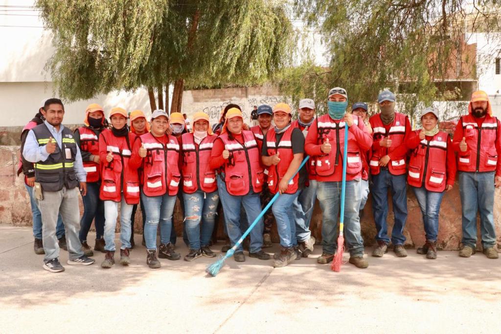 Gobierno de la Capital previene inundaciones y riesgos a la salud con limpieza de un canal en Colinas del&nbsp;Parque