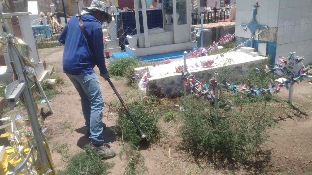 REFUERZAN TRABAJOS DE LIMPIEZA TRAS LLUVIAS EN PANTEONES DE VILLA DE&nbsp;POZOS