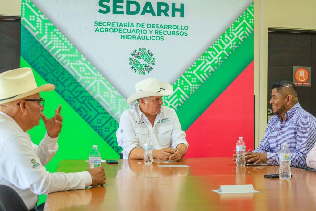 ISMAEL HERNÁNDEZ GESTIONA APOYOS PARA EL CAMPO Y EL AGUA EN LA COMUNIDAD DE LA&nbsp;VENTILLA