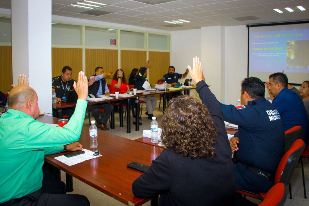 SSPC de la Capital realiza sesión para entrega de estímulos mensuales a policías&nbsp;destacados