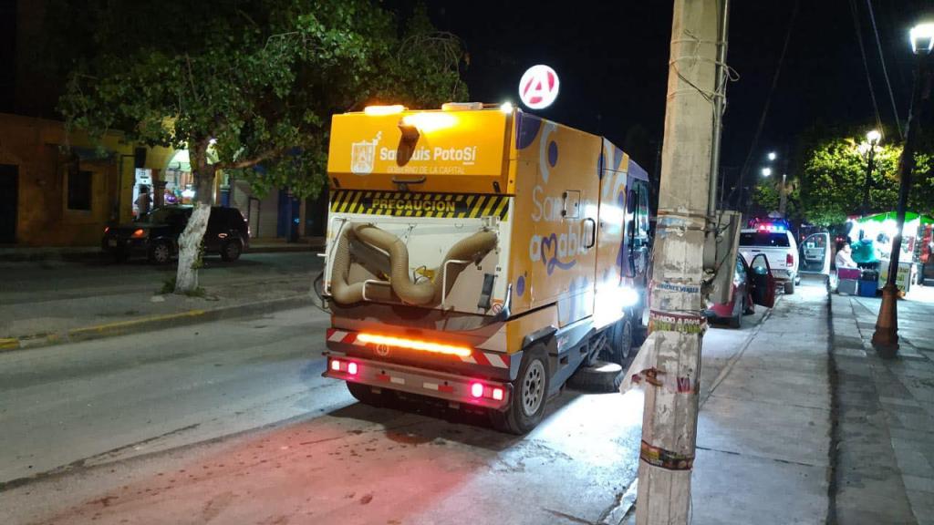 Intensifican labores cuadrillas nocturnas municipales en distintas zonas de&nbsp;SLP