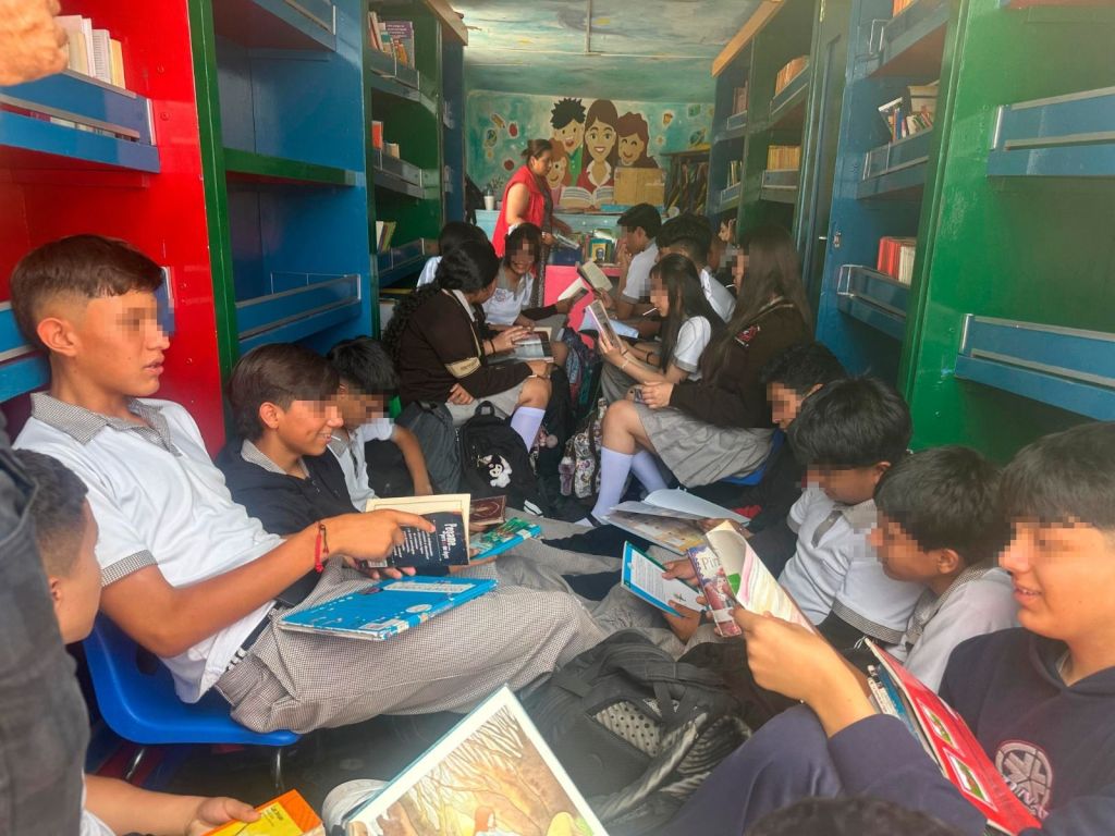 Más de 500 personas atendidas con actividades gratuitas del Aprendimóvil y la Biblioteca itinerante&nbsp;municipal