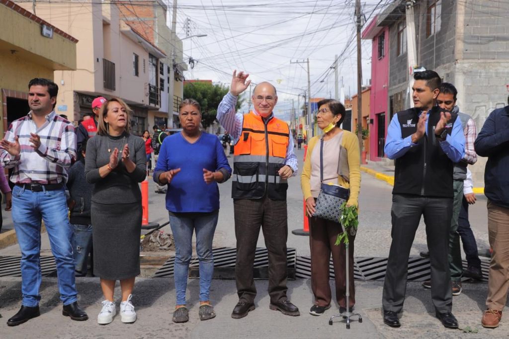 En Capital al 100, Gobierno de la Capital desazolva Barrio del&nbsp;Saucito