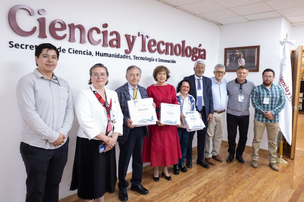 SLP ENTREGA PLANES DE ESTUDIO A UNIVERSIDAD ROSARIO&nbsp;CASTELLANOS