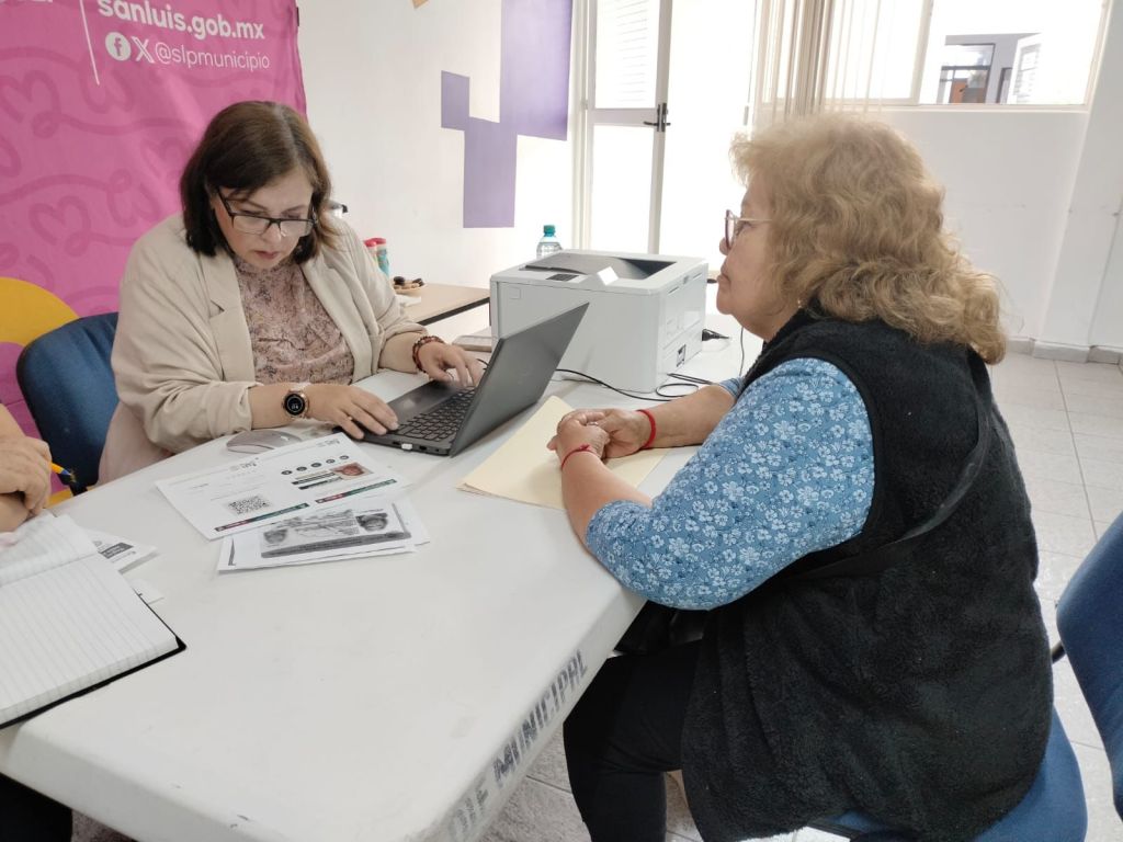 Comprometidos con la salud: adultos mayores y personal del DIF Municipal acceden a&nbsp;IMSS-Bienestar