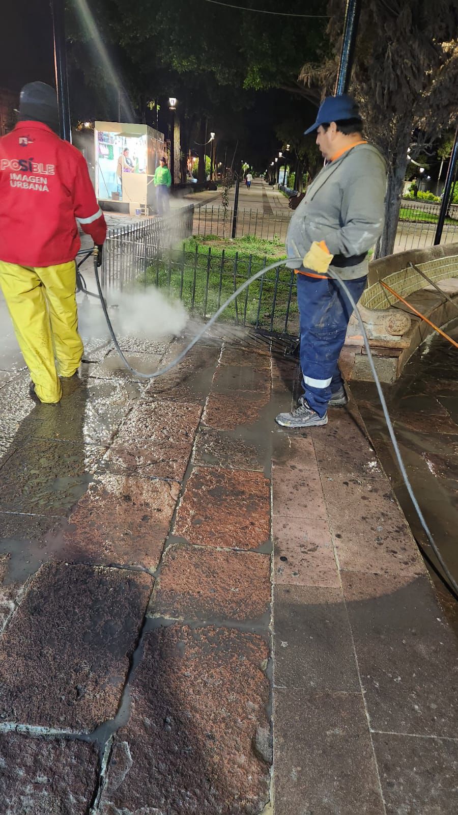 En la Calzada de Guadalupe, Gobierno de la Capital realiza acciones de&nbsp;hidrolavado