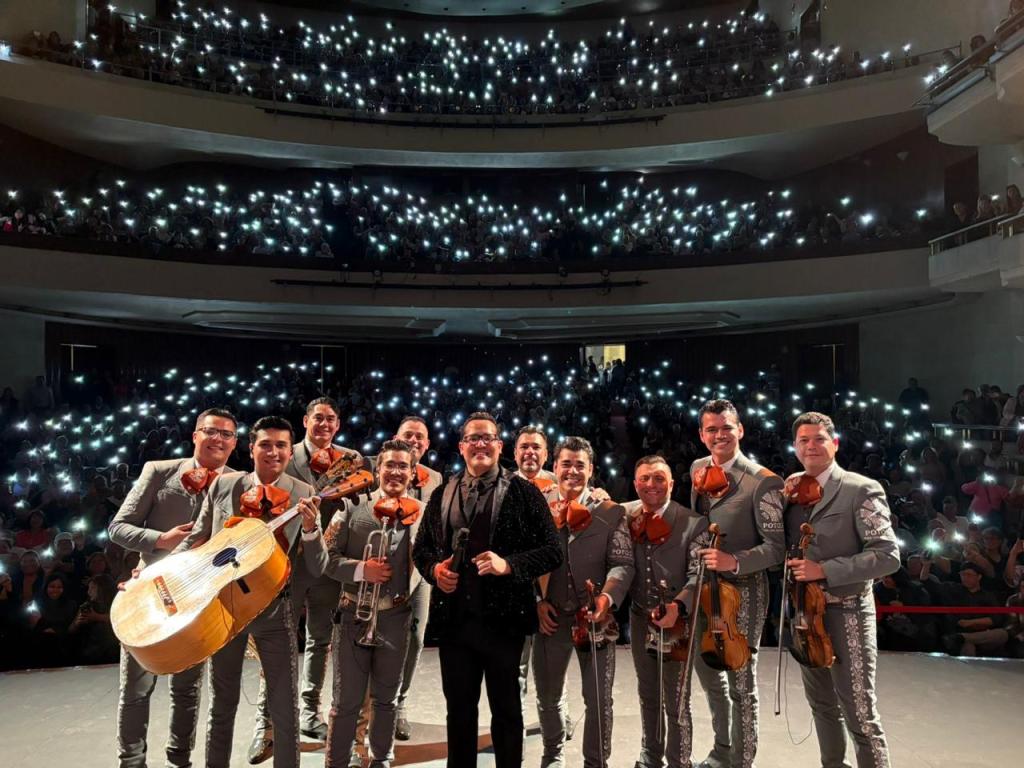 CON GRAN ÉXITO SE PRESENTÓ HOMENAJE A JUAN&nbsp;GABRIEL