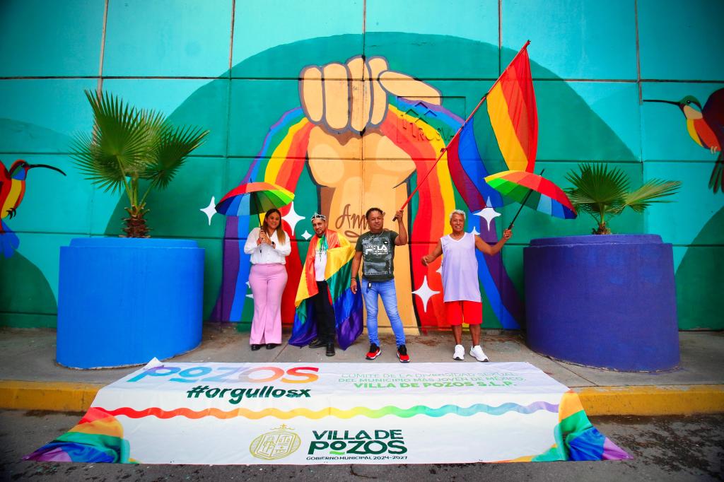 VILLA DE POZOS SE LLENA DE ORGULLO Y COLOR CON MURAL&nbsp;LGBTIQ+