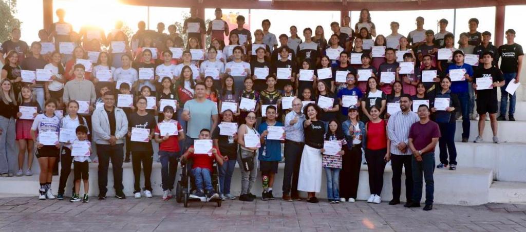 Alcalde Galindo estimula a deportistas: entrega becas Voy por San&nbsp;Luis