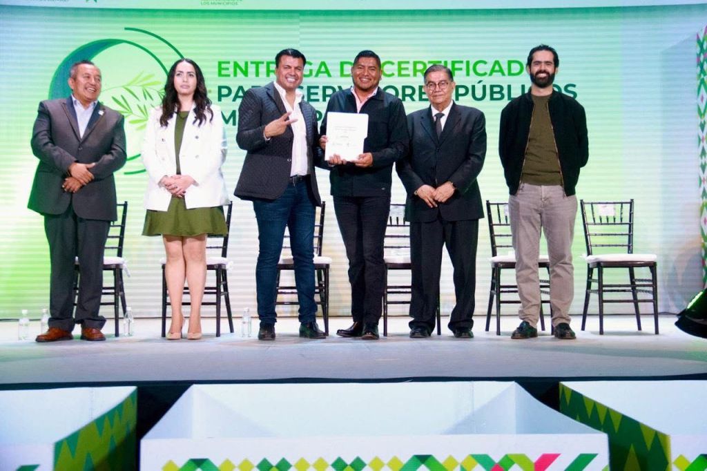 ISMAEL HERNÁNDEZ IMPULSA LA PROFESIONALIZACIÓN DE SU GOBIERNO&nbsp;MUNICIPAL