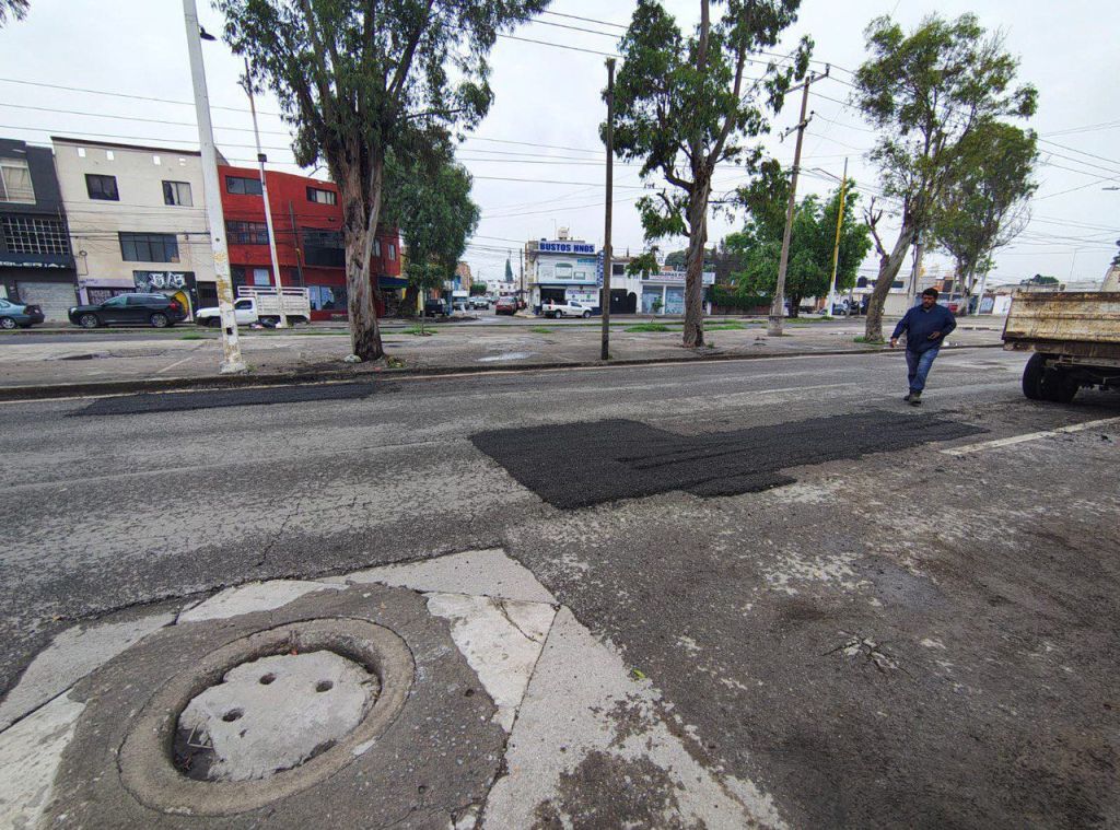 Gobierno de la Capital atiende avenida Hernán Cortés con bacheo emergente ante afectaciones por&nbsp;lluvias