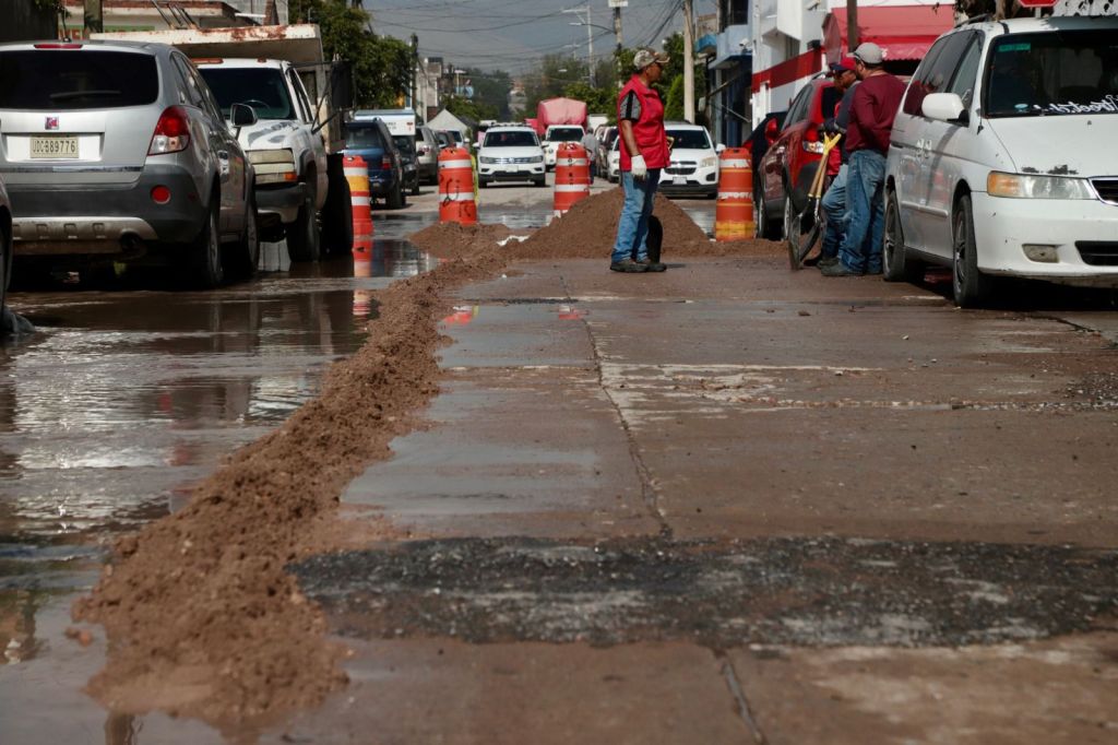 En Capital al 100, Interapas arranca cuadrilla especial para atender fugas y reforzar el&nbsp;bacheo