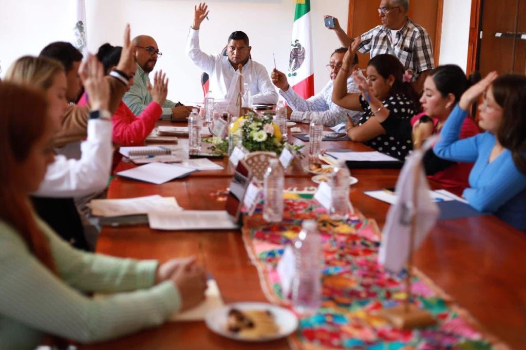 ISMAEL HERNÁNDEZ ENCABEZA SESIÓN DE CABILDO NÚMERO 26 EN VILLA DE&nbsp;REYES