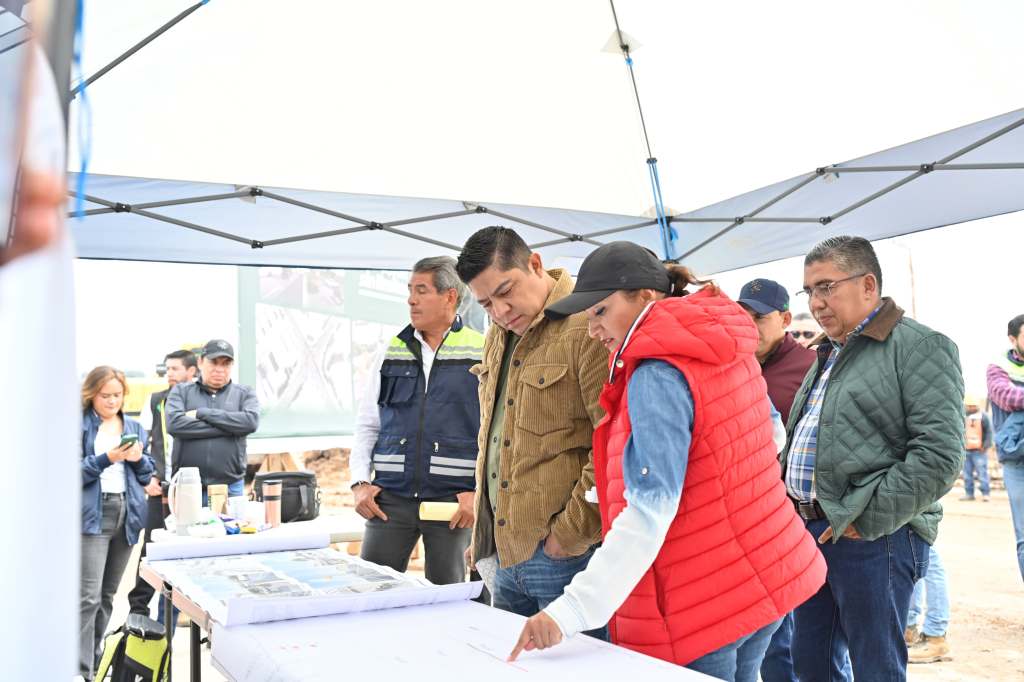 RICARDO GALLARDO SUPERVISA OBRAS DEL PUENTE EN CIRCUITO&nbsp;POTOSÍ