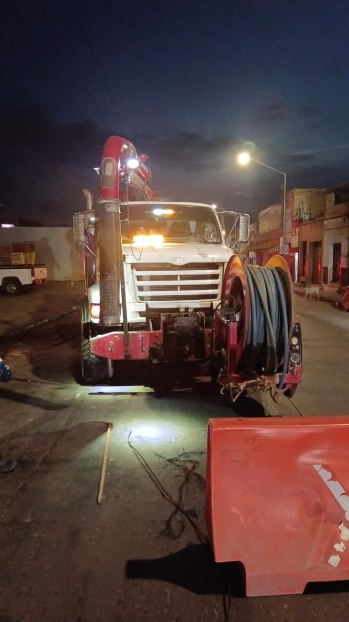 Gobierno de la Capital atiende fuga de aguas residuales en torno al Mercado&nbsp;República