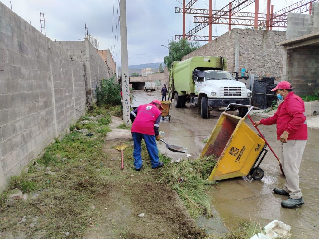 Avanzan labores de limpieza y retiro de residuos en diversas zonas de San Luis&nbsp;Capital
