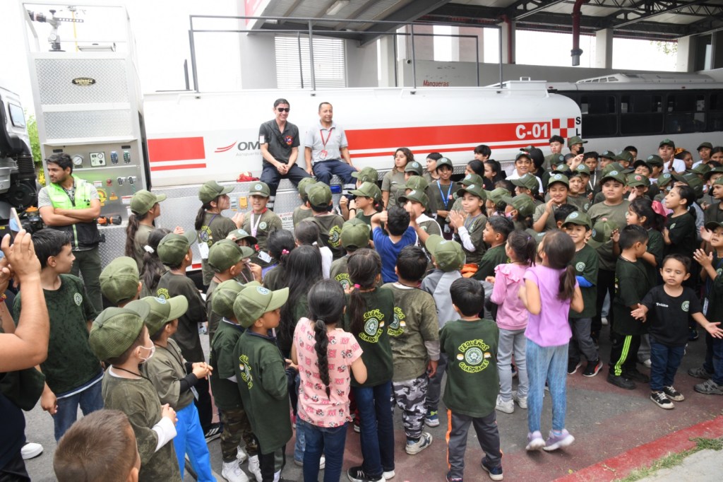 NIÑAS Y NIÑOS DEL CAMPAMENTO «PEQUEÑOS GUARDIANES» VISITAN EMPRESA DE CHOCOLATES Y EL AEROPUERTO PONCIANO&nbsp;ARRIAGA