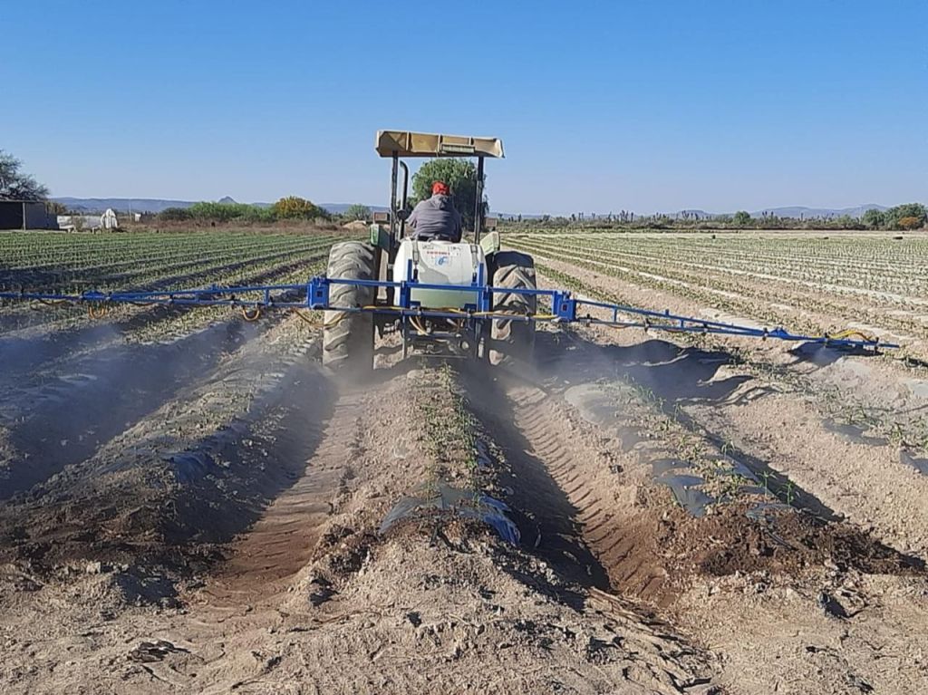 Impulsa Gobierno Municipal actividad agrícola en comunidades rurales con programas Mecanizando el Campo y Mujeres al&nbsp;Tractor